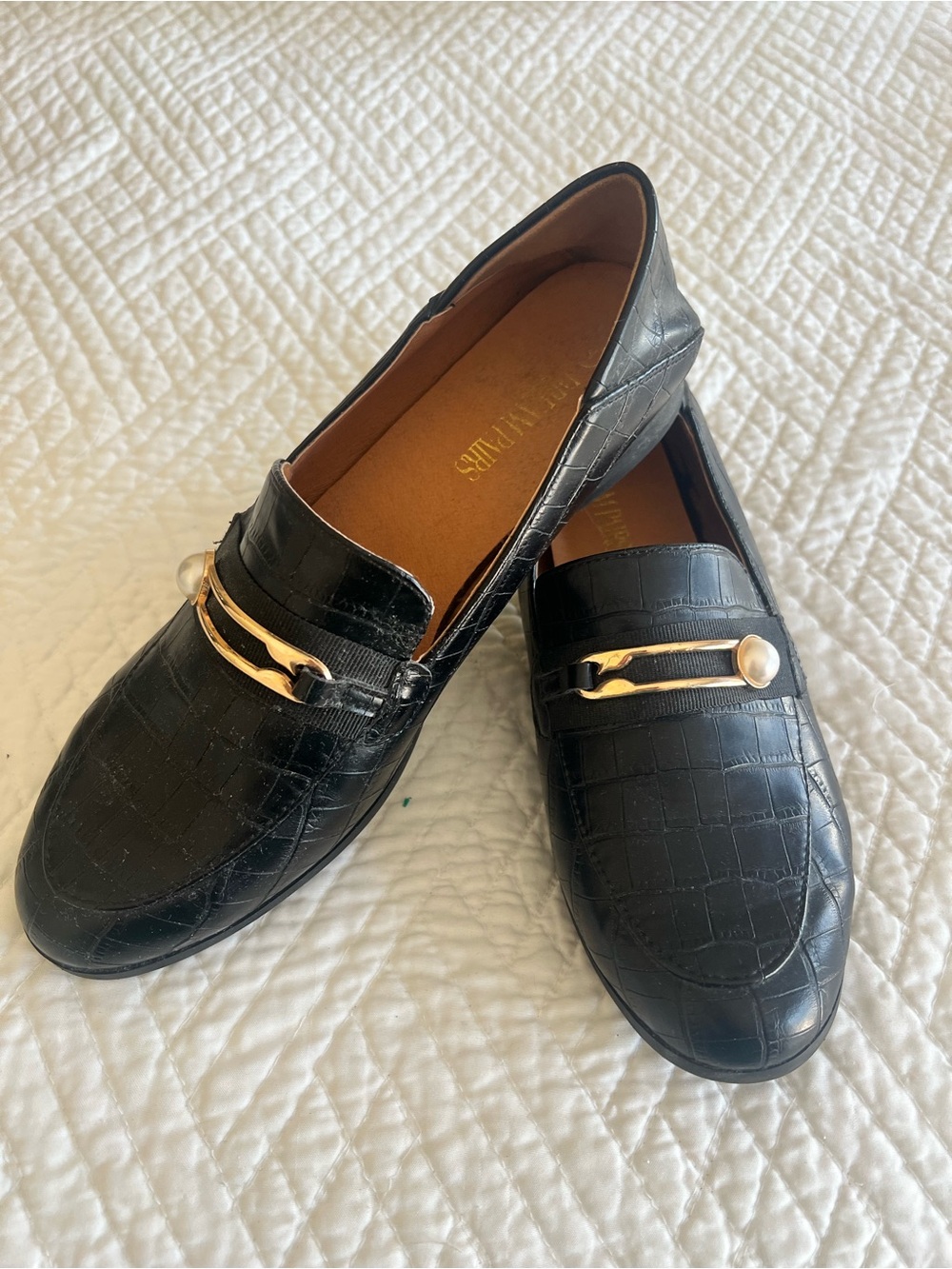 DREAM PAIRS Black Croc Embossed Loafers – Gold Hardware Accent